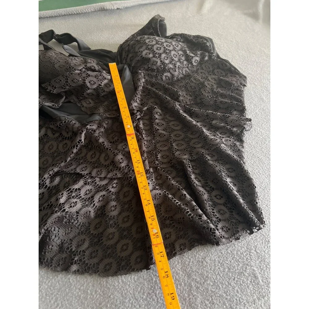 Avenue Black Lace Plus Size Swim Top 28W Tankini Wide Straps‎ Molded Cups